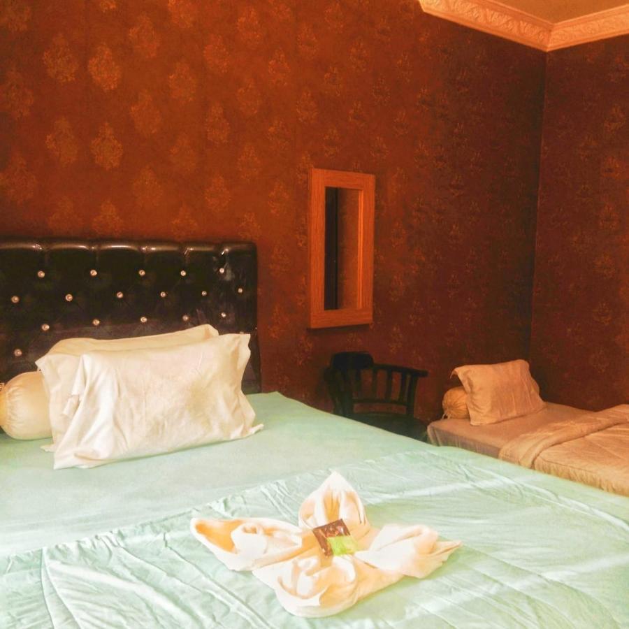 Alora Diponegoro Hotel โปรโบลิงโก ภายนอก รูปภาพ