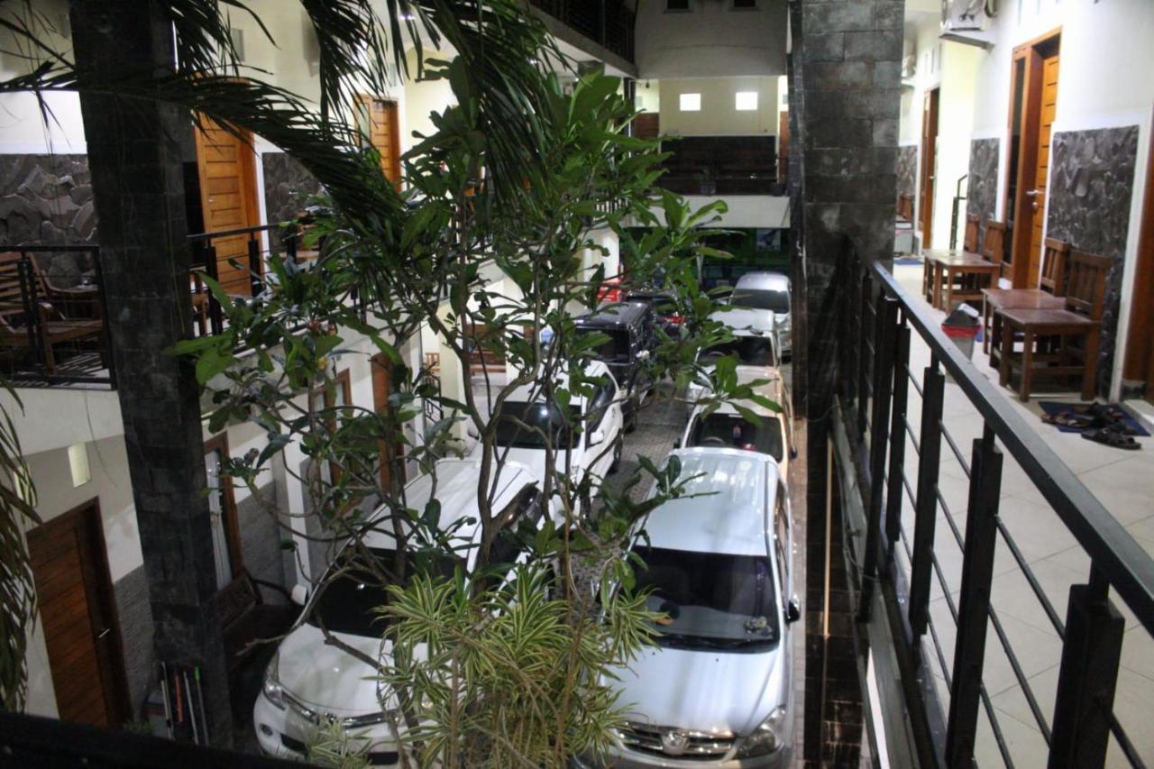 Alora Diponegoro Hotel โปรโบลิงโก ภายนอก รูปภาพ